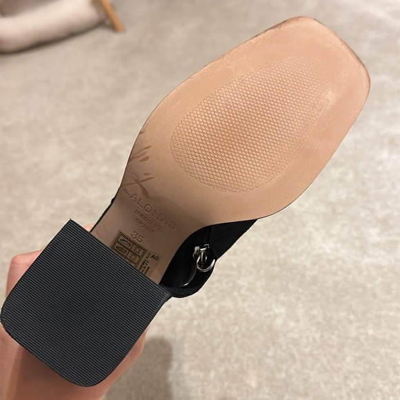 ALOHAS South Suede black ankle booties with block heel size 5 - Picture 10 of 13